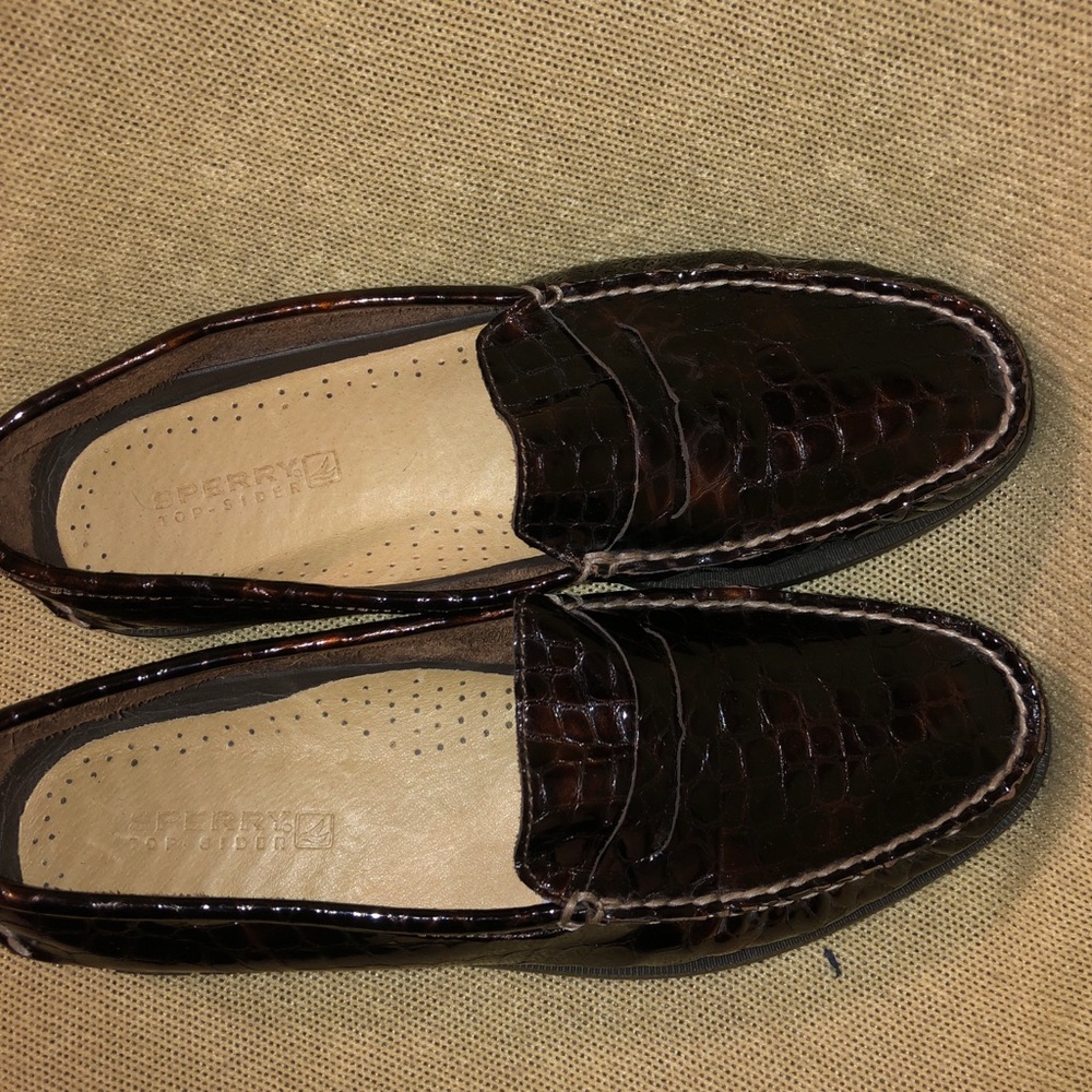 Women’s Sperry brown, snake skin pattern